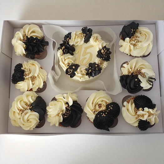 Black, gold   white bento box