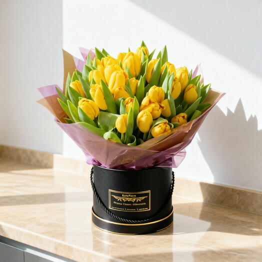 Orange Tulips in Hat Box – Luxury Hand-Tied Tulip Arrangement
