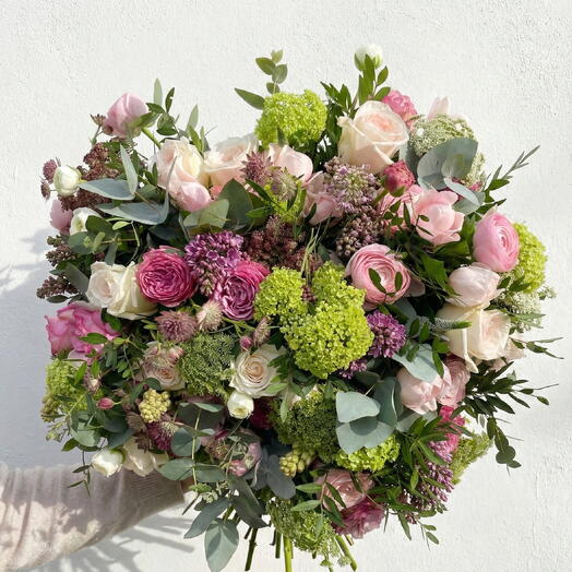 Romantic Garden Bloom Luxury Bouquet