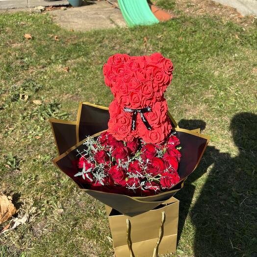 Fresh red rose teddy bouquet