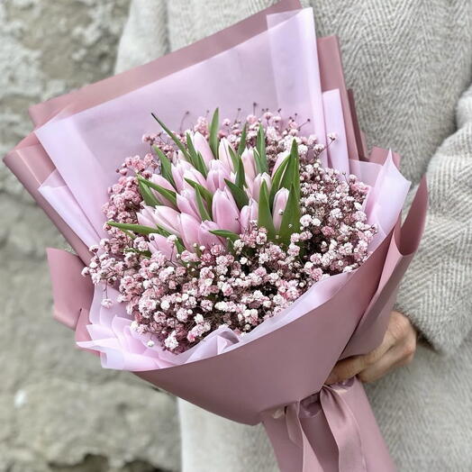 Нежно-розовый