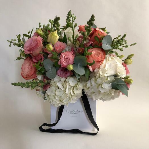 Пастельный букет гортензий