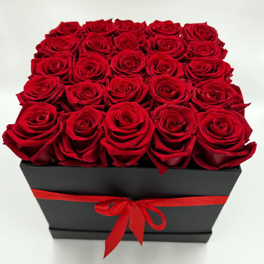 Цветы в коробке (вечная роза, которая сохраняется более года)