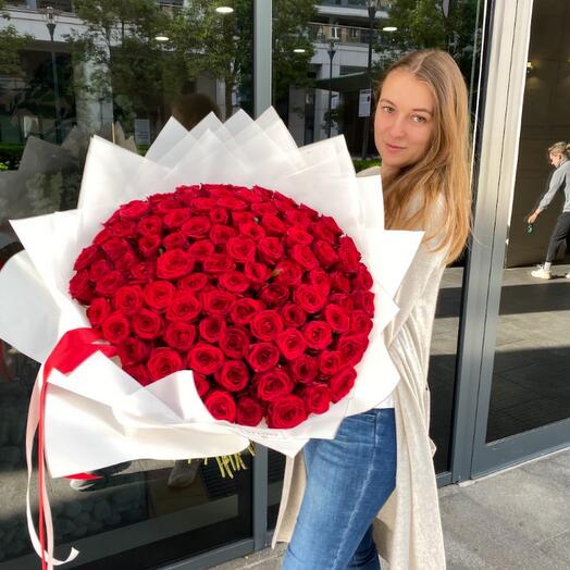 100 red roses