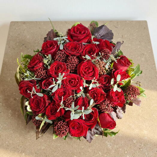 Red rose solid wreath