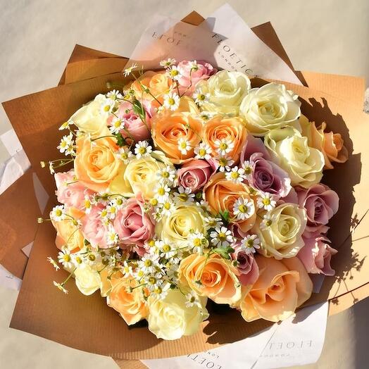 Diana - Pastel Pink and White Rose Bouquet in Size M