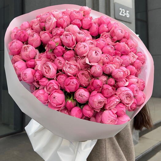 Peony spray roses