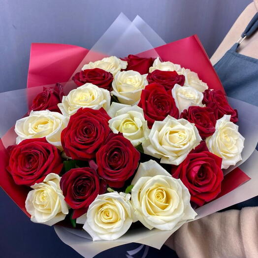 25 white and red roses