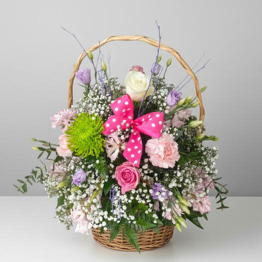 Цветы в корзине