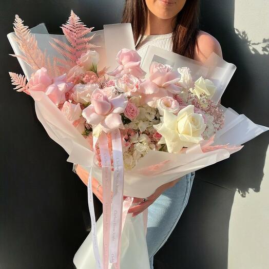 Grace – Blush Elegance Luxury Bouquet