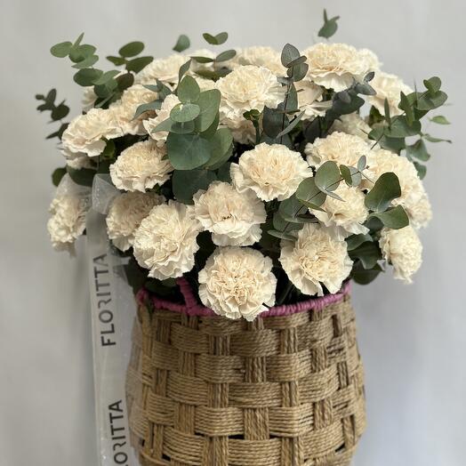 Whispering Cream (eucalyptus and dianthus )