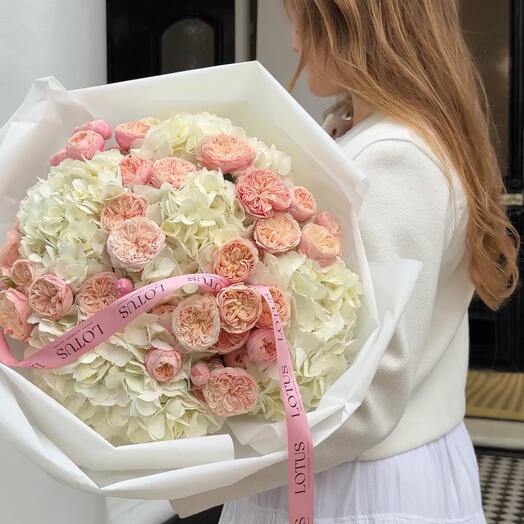 London Garden Roses Women s Day Edition