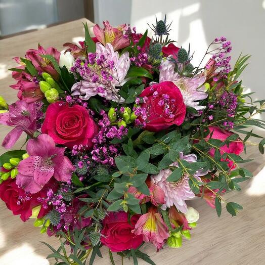 Vibrant Charm Flower Box – Mixed Fresh Blooms in Bold Colors